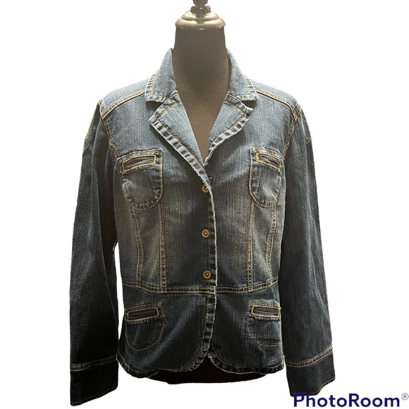 Jean Jacket - Picture 1 of 8